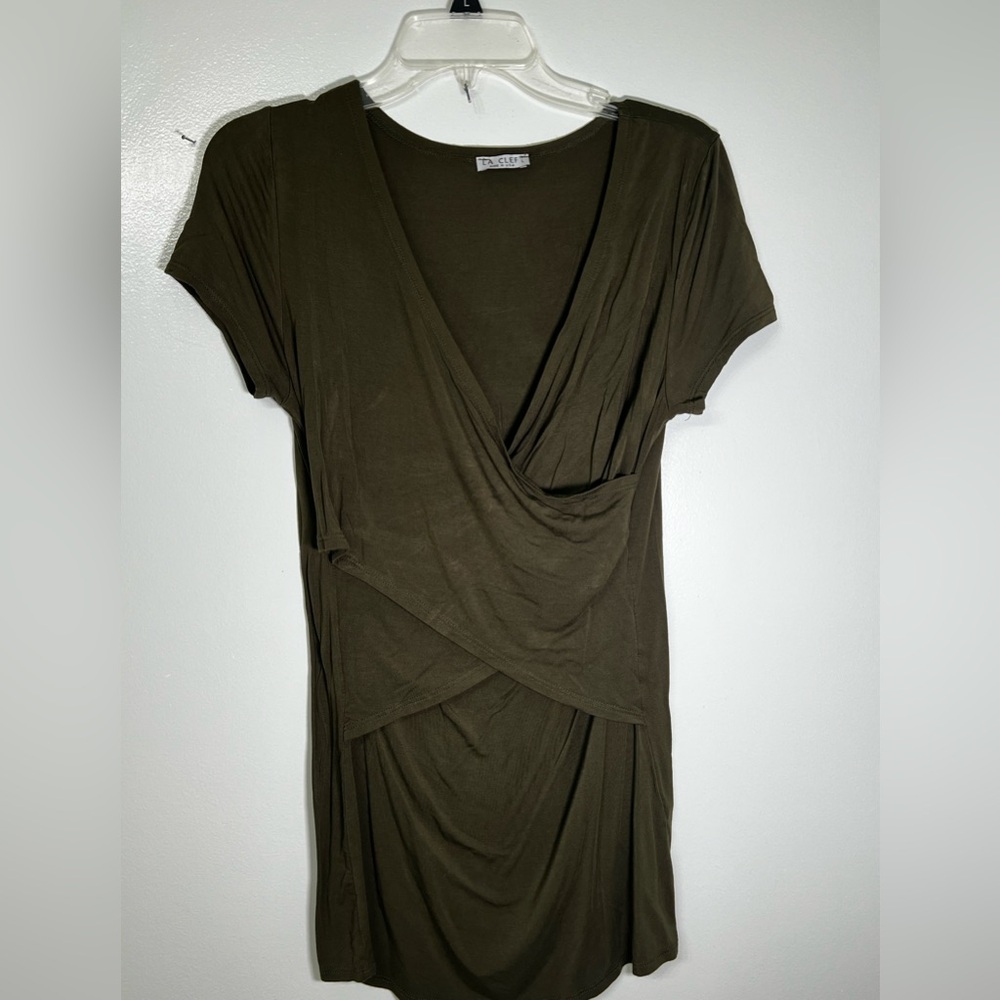 LA CLEF maternity, breast-feeding T-shirts size large.